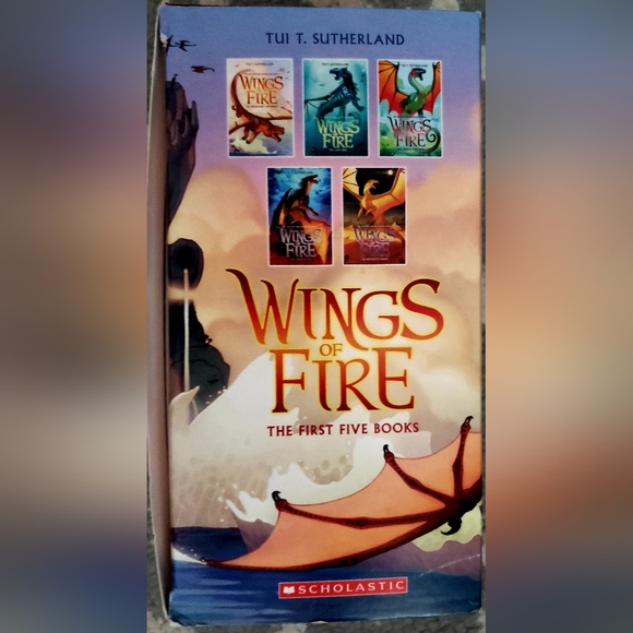 Wings of Fire Library of Books 1-5 - Picture 10 of 11